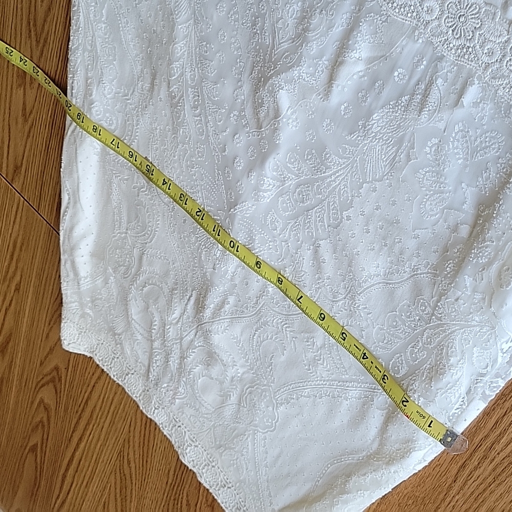 Elegant White Lace Maxi Skirt - Picture 12 of 16